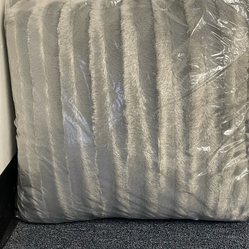 Madison Park 20” Gray Decorative Pillow. NIP